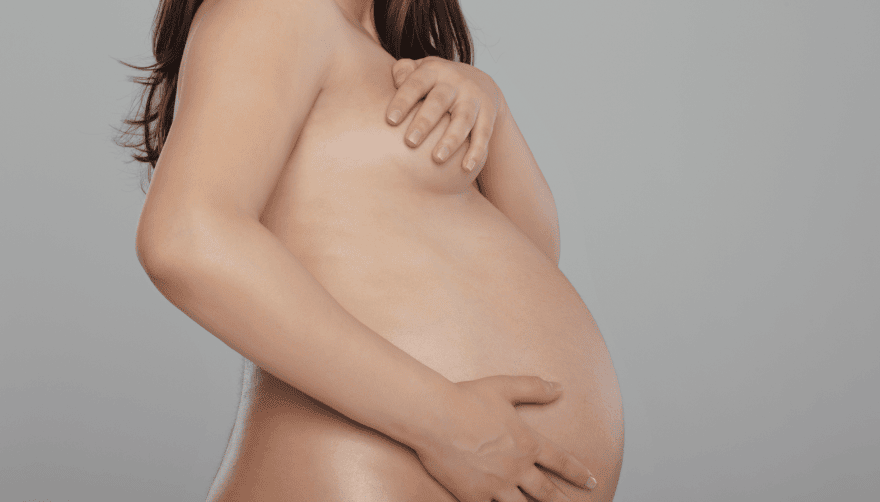 Combien de temps après une grossesse peut-on se faire poser des prothèses mammaires | Dr Louafi | Paris